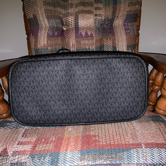 Authentic MK tote - Picture 3 of 5